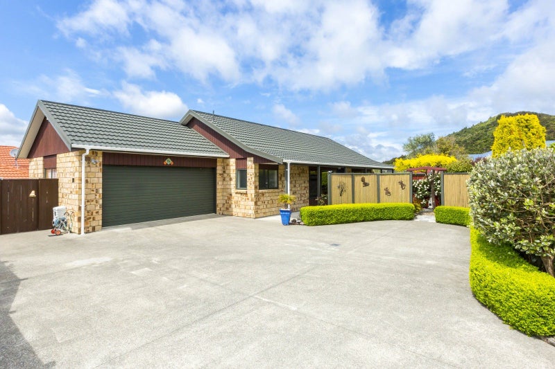 11A Ormrod Grove, Riverstone Terraces, Upper Hutt - Carousel 1