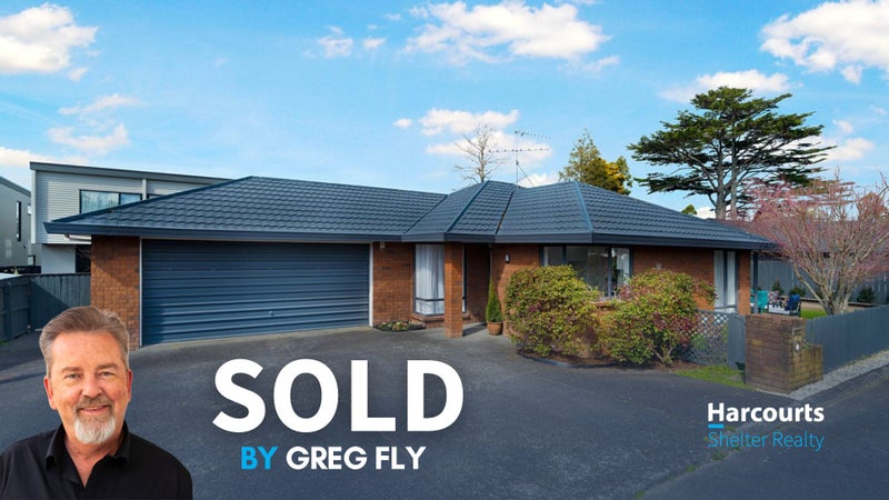 8 Coupland Court, Glendene, Auckland - Carousel 1