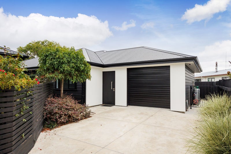 24B Roberts Line, Kelvin Grove, Palmerston North - Carousel 1