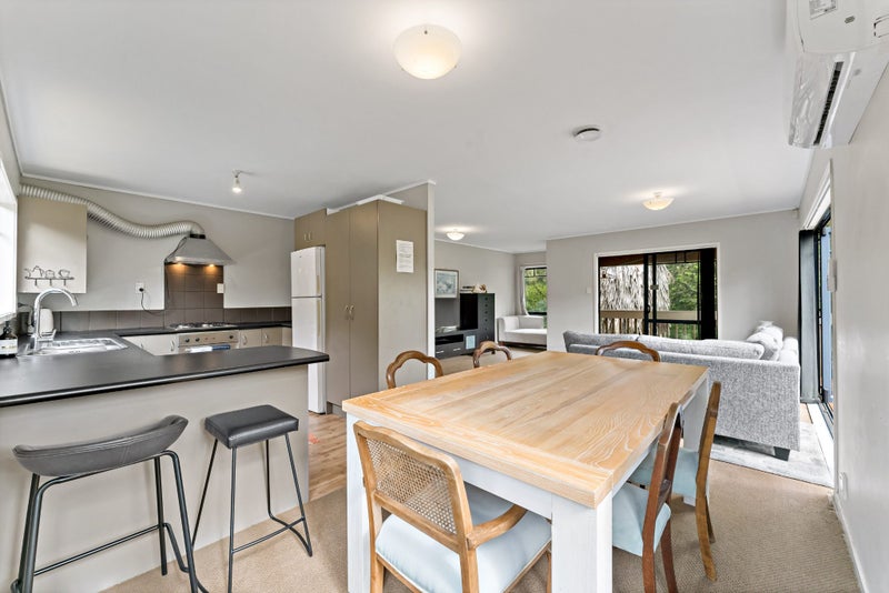 41C Titirangi Road, New Lynn, Auckland - Carousel 2