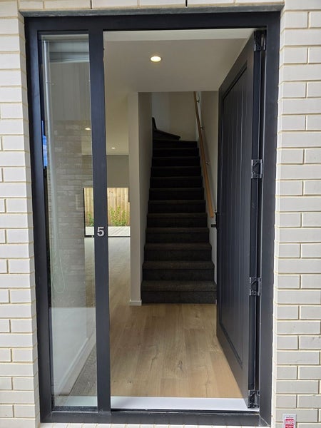 5/1 Rainey Grove, Taita, Lower Hutt - Carousel 2