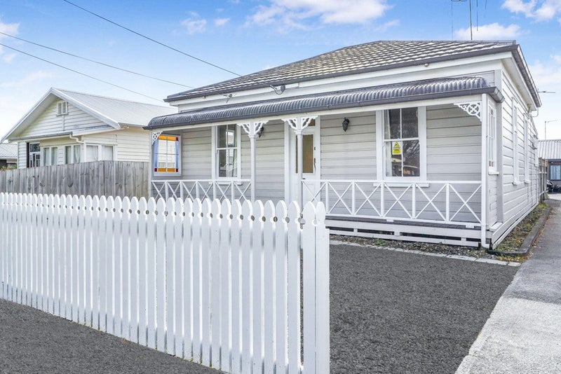 11 Frances Street, Hamilton East, Hamilton - Carousel 1