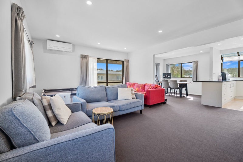 2/12 Gazelle Avenue, Beach Haven, Auckland - Carousel 2