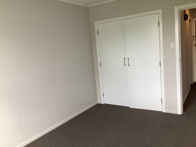 8/10 Trevethick Grove, Woburn, Lower Hutt - Carousel 2