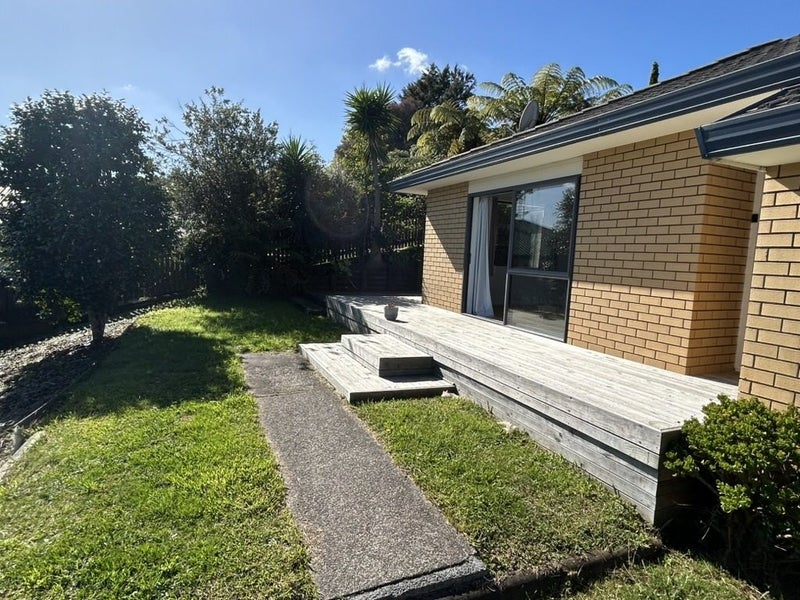 29 West Ridge Drive, Western Heights, Hamilton - Carousel 2