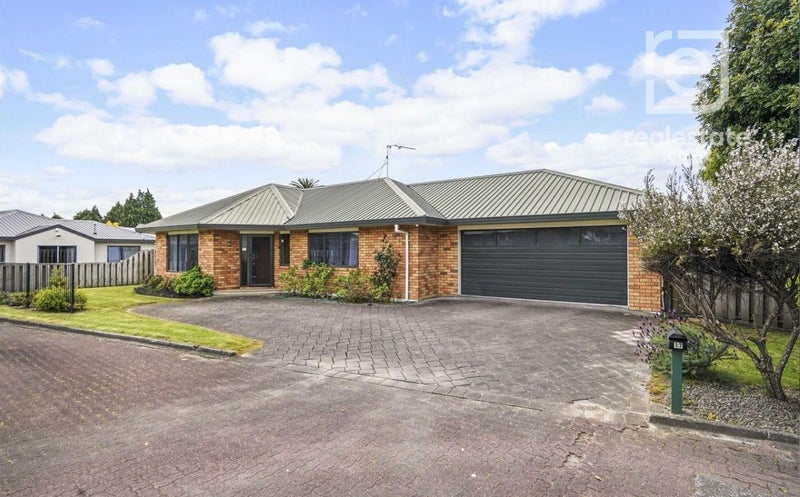 17 Mews Place, Forest Lake, Hamilton - Carousel 1