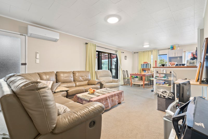 85 Redcrest Avenue, Red Hill, Papakura - Carousel 2