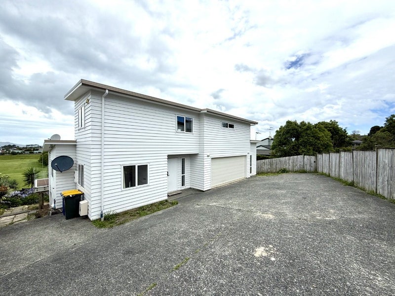 65 Zara Court, Windsor Park, Auckland - Carousel 2