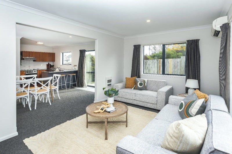 2 Limes Avenue, Parklands, Christchurch - Carousel 1