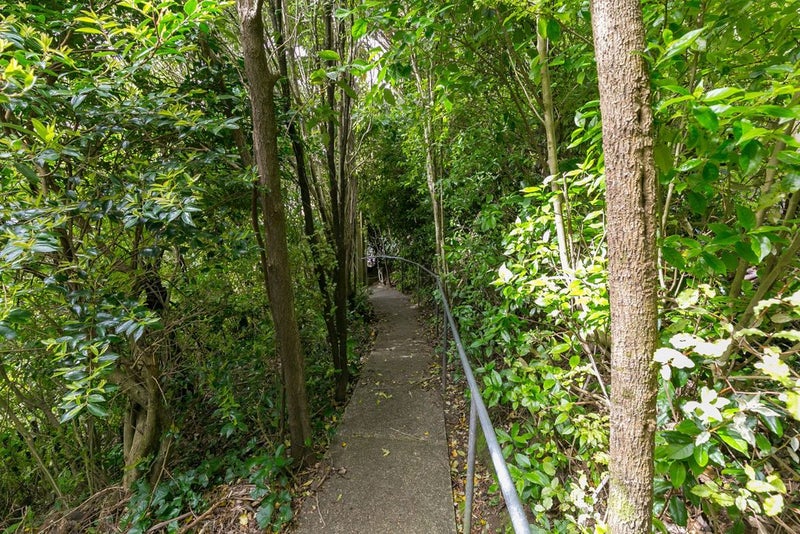 1 Wakely Road, Newlands, Wellington - Carousel 16