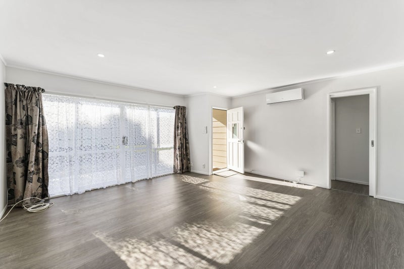 2/3 Ellen Street, Manurewa East, Auckland - Carousel 1