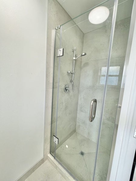 1 Magnolia Avenue, Opaheke, Papakura - Carousel 12