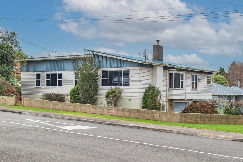 2 Argyle Avenue, Levin, Levin - Carousel 1