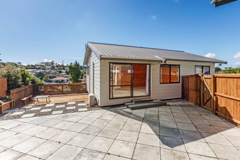 2/33 Woodstock Road, Forrest Hill, Auckland - Carousel 1