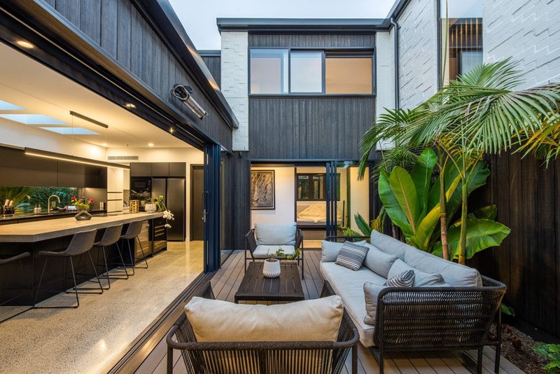 285A Beach Road, Campbells Bay, Auckland - Carousel 1