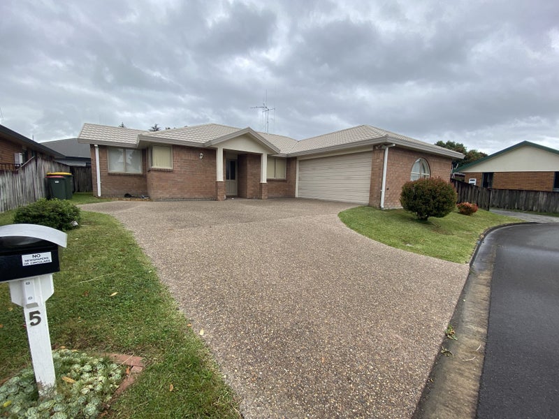 5 Kirk Close, Rototuna, Hamilton - Carousel 2