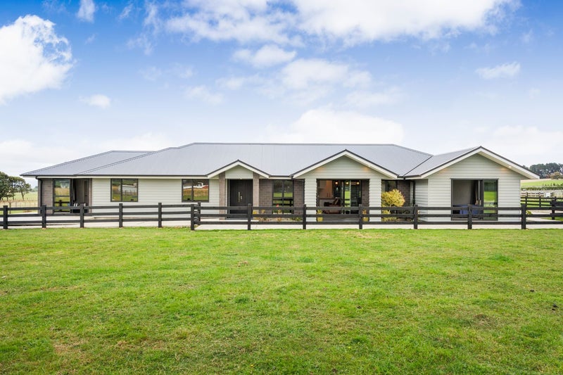 21 Meavy Lane, Ashhurst, Palmerston North - Carousel 1