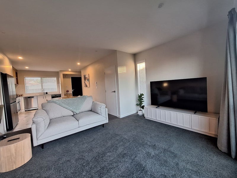 1/140 St Albans Street, St Albans, Christchurch - Carousel 1