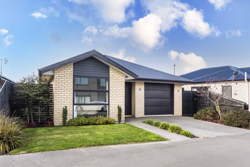 4 Koral Lane, Broomfield, Christchurch - Carousel 1