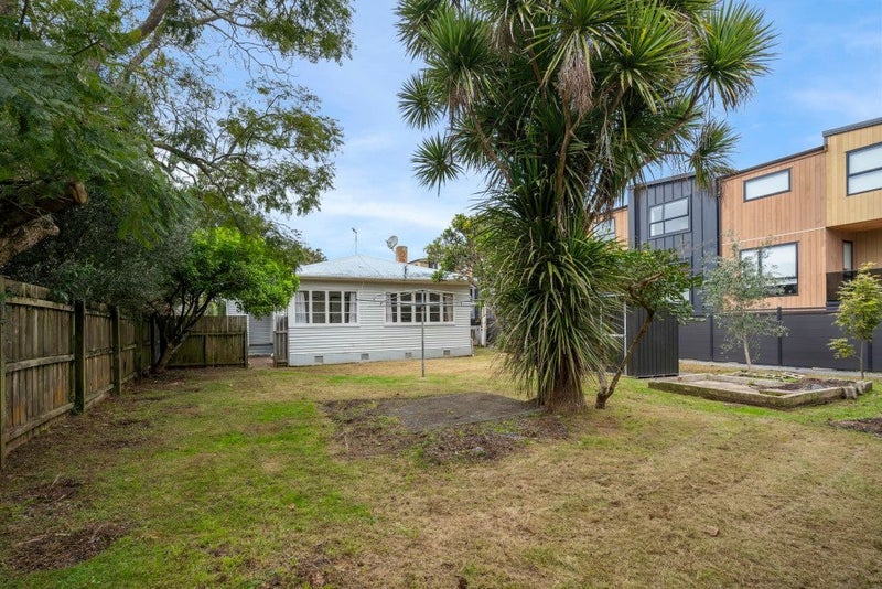 432 Point Chevalier Road, Point Chevalier, Auckland - Carousel 2