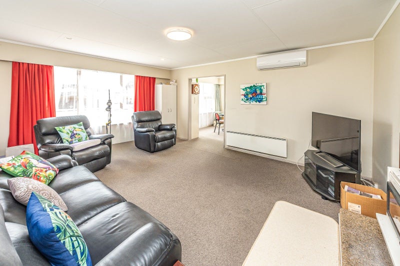 14 Saunders Place, Gonville, Whanganui - Carousel 2