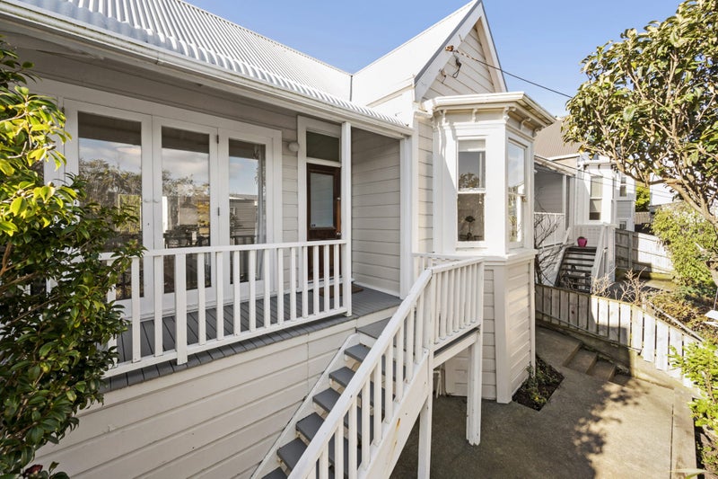 23 Princess Terrace, Newtown, Wellington - Carousel 1