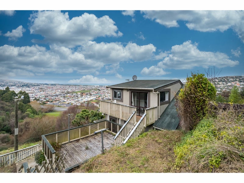 74 Barnes Drive, Caversham, Dunedin - Carousel 1