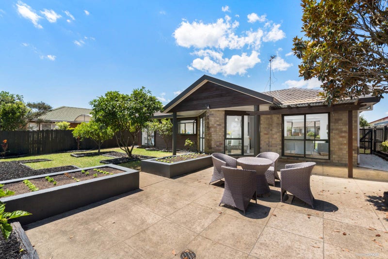 6 Robina Court, Burswood, Auckland - Carousel 2