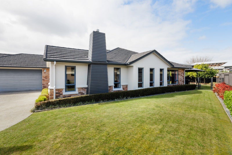 58 Palliser Drive, Huntington, Hamilton - Carousel 1