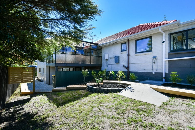 1A Stottholm Road, Titirangi, Auckland - Carousel 1