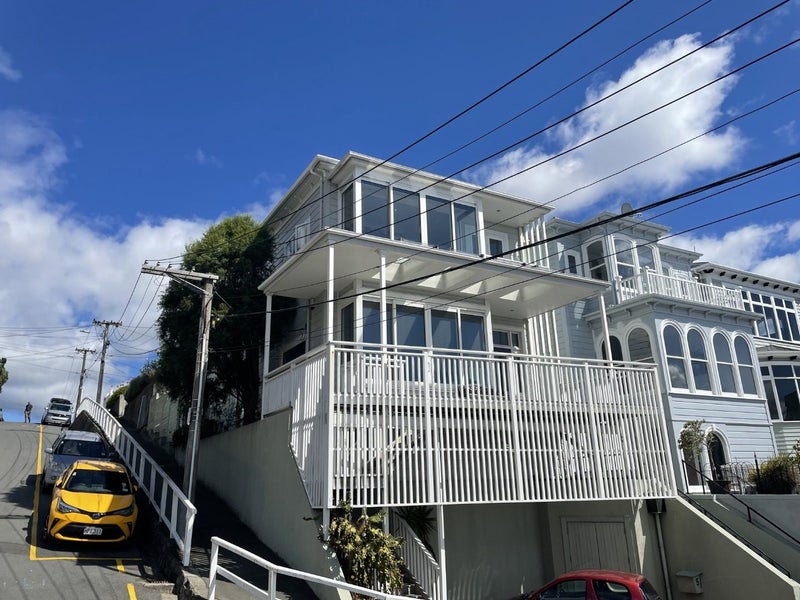 5 Moeller Street, Mount Victoria, Wellington - Carousel 1