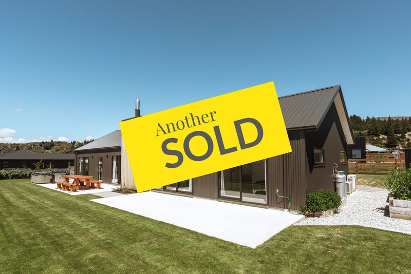 8 Cooper Crescent, Cromwell - Carousel 1