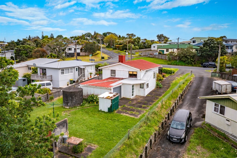 15 Matai Road, Stanmore Bay, Whangaparaoa - Carousel 1