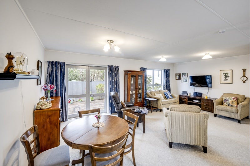 233A Grove Road, Mayfair, Hastings - Carousel 1