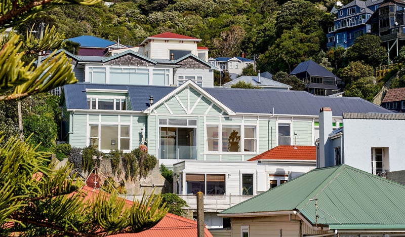 5B Hay Street, Oriental Bay, Wellington - Carousel 1