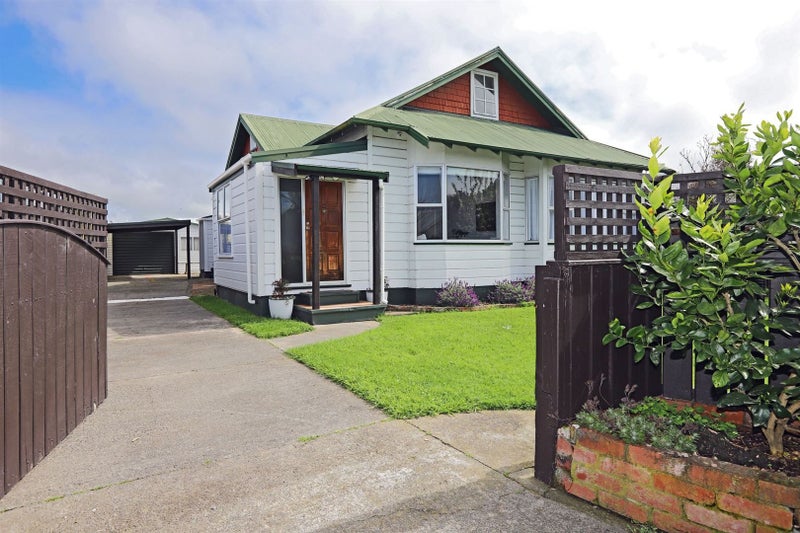 704 Queen Street West, Saint Leonards, Hastings - Carousel 1