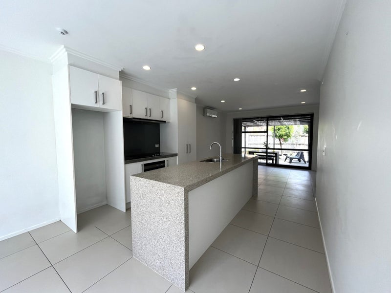 33 Scoria Crescent, Stonefields, Auckland - Carousel 2