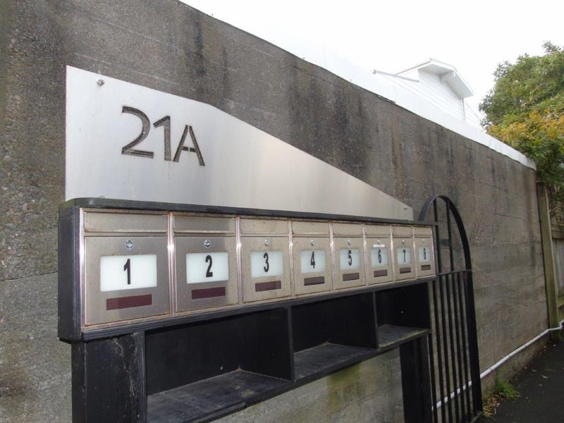 1/21A Talavera Terrace, Kelburn, Wellington - Carousel 1