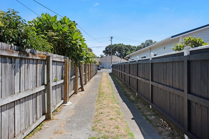 42 Chelsea Street, Miramar, Wellington - Carousel 16