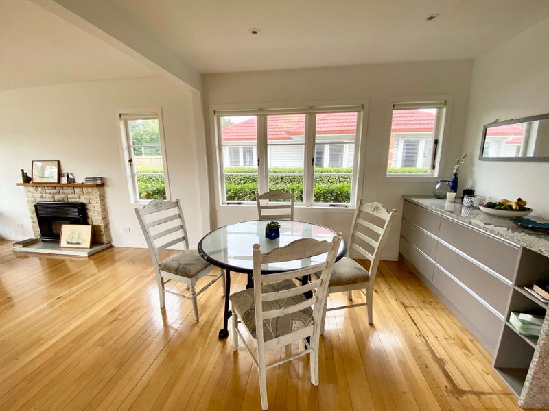 10 Kervil Avenue, Te Atatu Peninsula, Auckland - Carousel 2