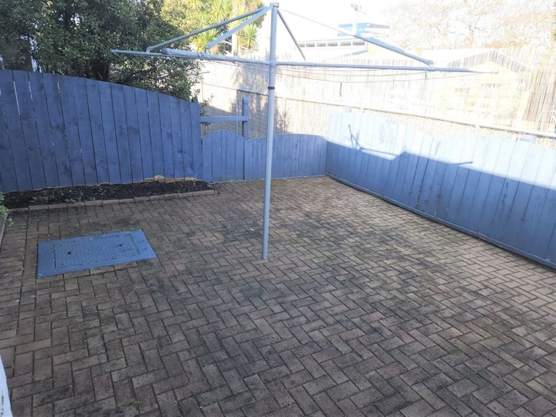 2/16 Hamlin Road, Mount Wellington, Auckland - Carousel 11