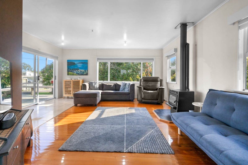 13 Tapu Road, Huapai, Kumeu - Carousel 1