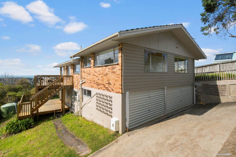 16 Dalmeny Close, Murrays Bay, Auckland - Carousel 2