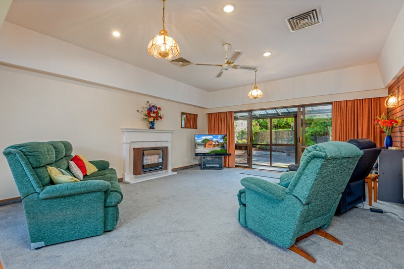 8A Alton Place, Hokowhitu, Palmerston North - Carousel 2