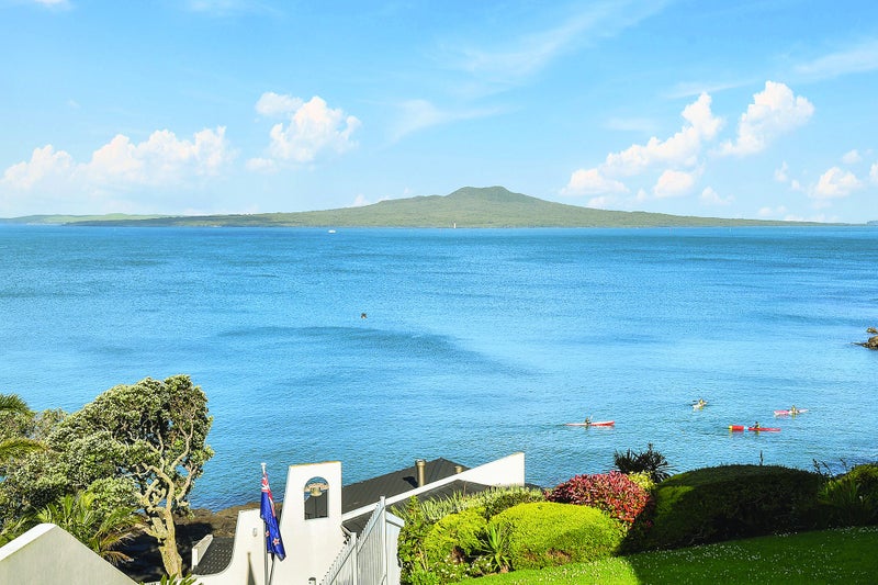 5/241 Hurstmere Road, Takapuna, Auckland - Carousel 1