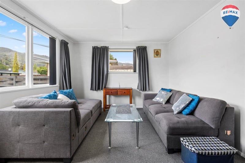 266 Stokes Valley Road, Stokes Valley, Lower Hutt - Carousel 2