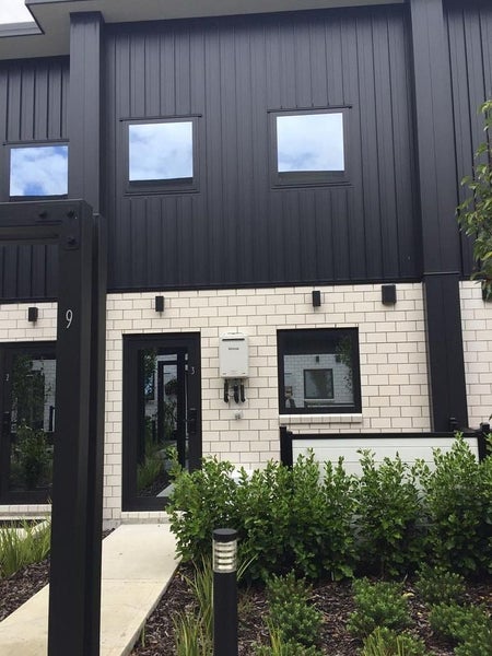 3/9 Avery Grove, Boulcott, Lower Hutt - Carousel 1