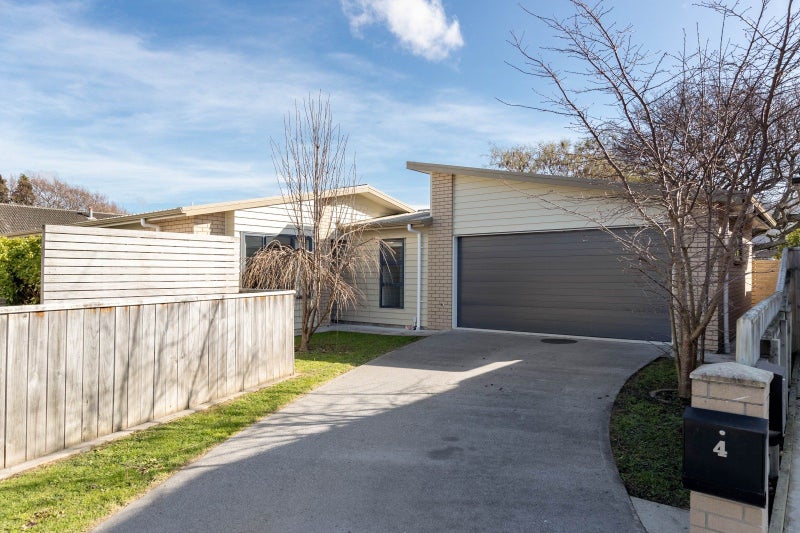 4 Yeats Grove, Trentham, Upper Hutt - Carousel 1
