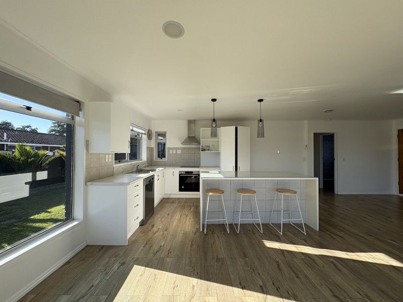 21 Meadowbrook Drive, Cloverlea, Palmerston North - Carousel 2