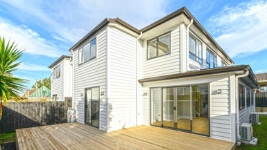 15C Koromiko Street, New Lynn, Auckland - Carousel 1